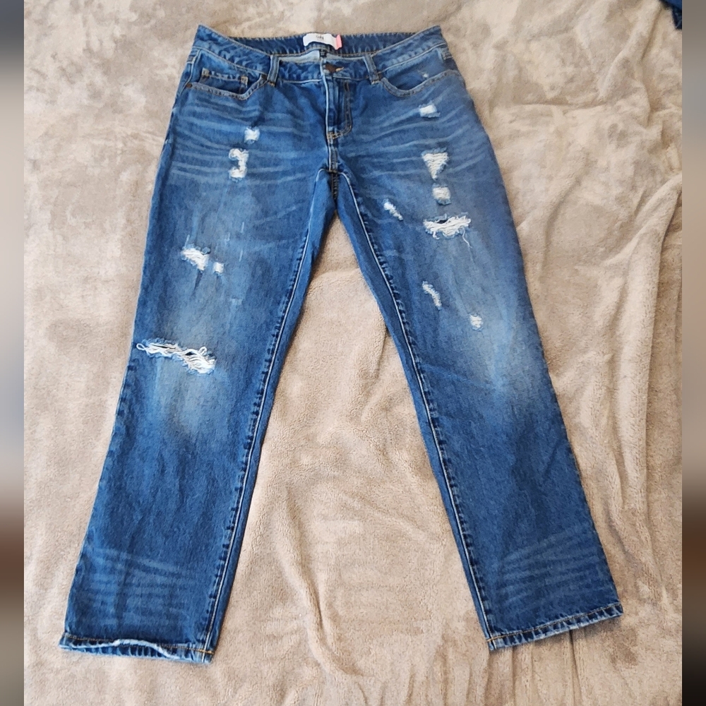 Cabi 100% Boyfriend Jeans – Distressed – Size 6 Straight Leg Loose Fit Mid Rise